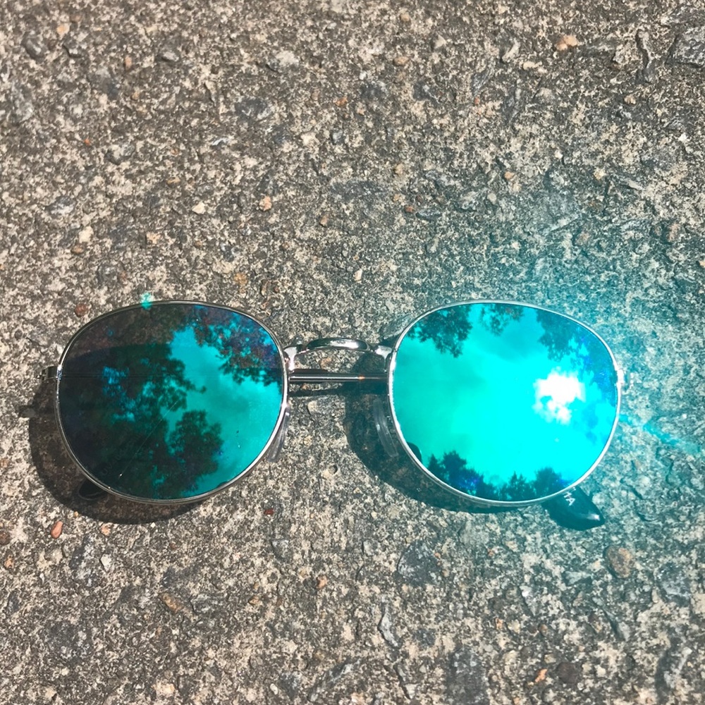 Round Blue Mirrored Sunglasses